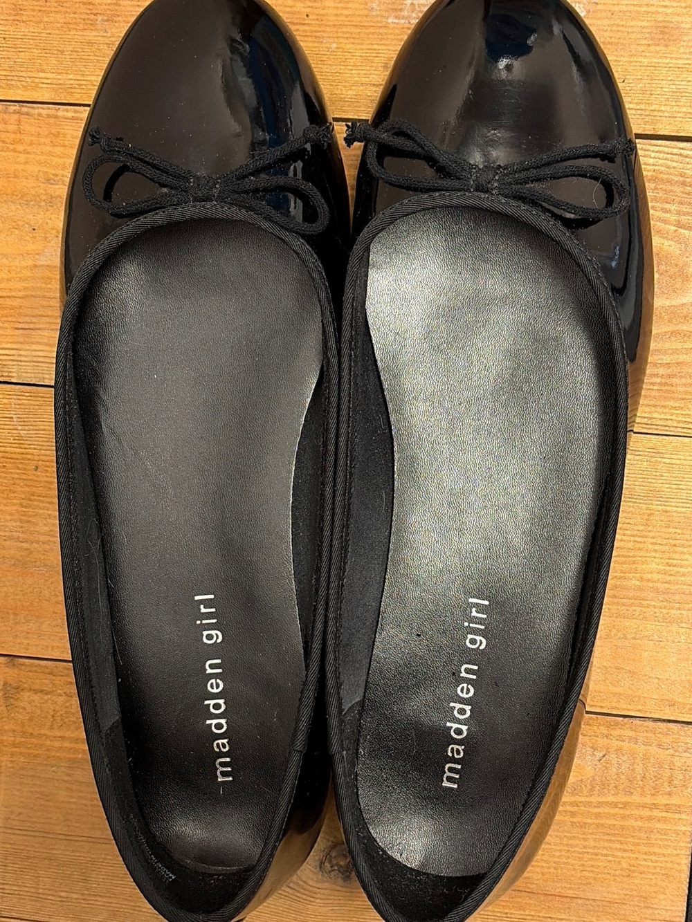 Madden Girl Black Patent Ballet Flats Bow Women’s Size 9